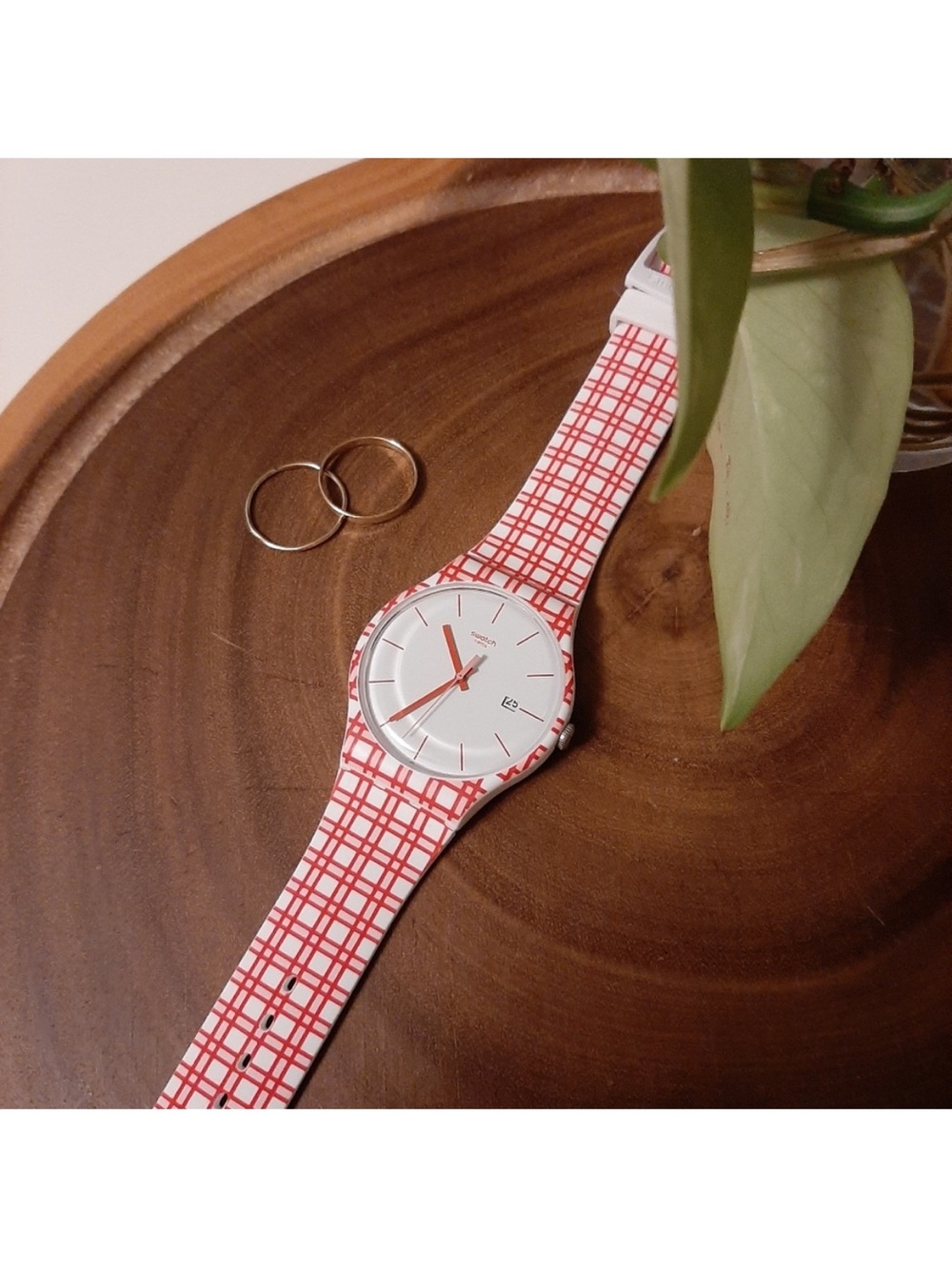 🇨🇭Swatch Red and White Gingham Watch